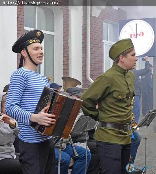 К Аткарску подходит ретро-поезд «Воинский эшелон» (ФОТО)