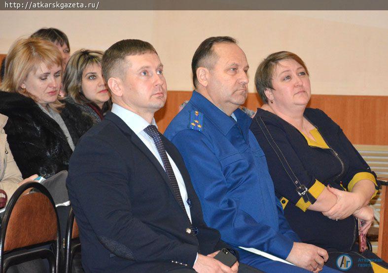Как не вырастить колосса на тоненьких ножках - рассказал профессиональный психолог