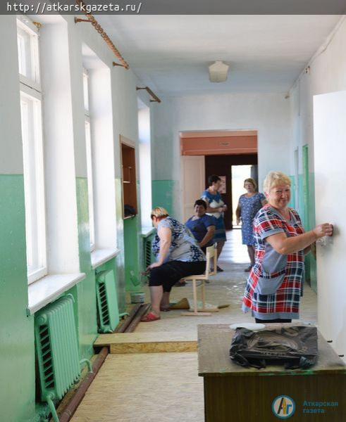 Капитальный ремонт спортивного зала Лопуховской школы близится к финишу (ФОТО)