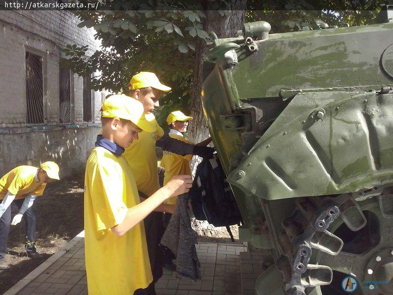 Клуб волонтеров «Доброта рядом» взял шефство над военной техникой