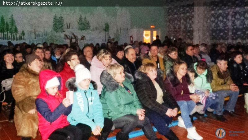 Кочетовские фермеры подарили односельчанам концерт эстрадных звезд