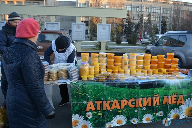 Королева роз представила район на саратовской ярмарке