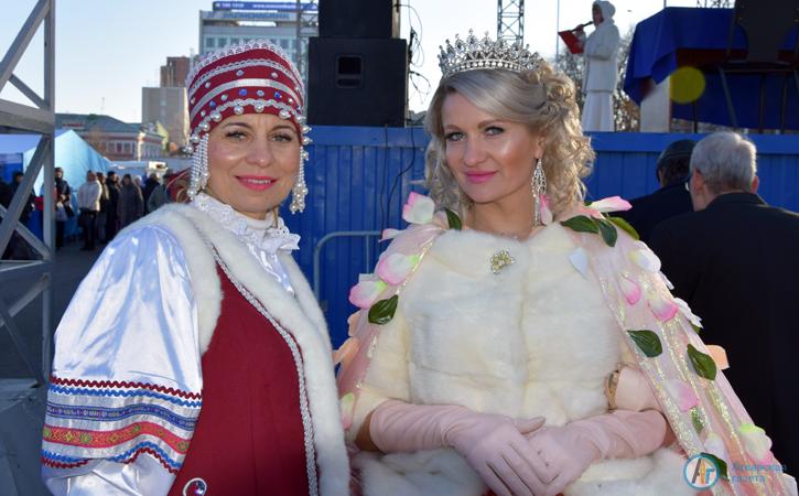 Королева роз представила район на саратовской ярмарке