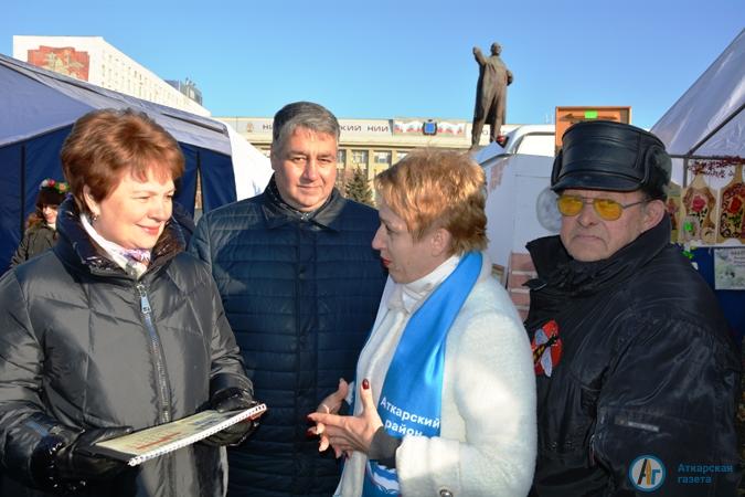 Королева роз представила район на саратовской ярмарке
