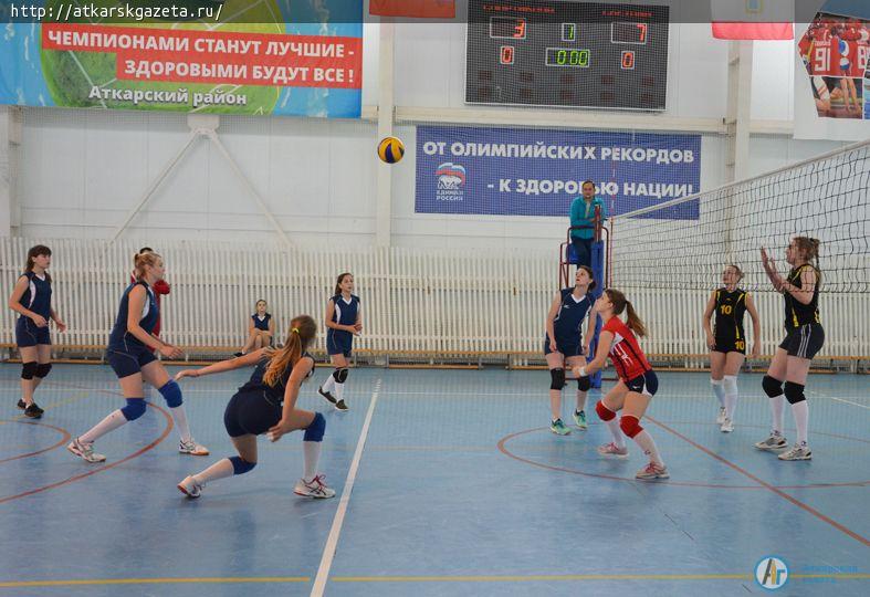 Кубок Аткарска в ЗАТО Светлый увезли офицерские жены (Фоторепортаж)