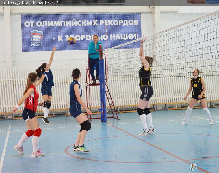 Кубок Аткарска в ЗАТО Светлый увезли офицерские жены (Фоторепортаж)