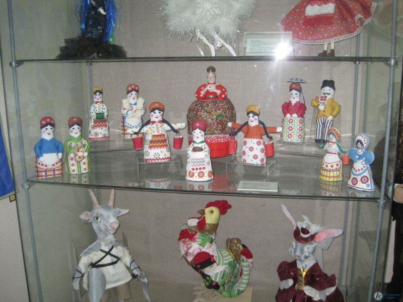 Куклы Ирины Кибкало представлены на областной выставке