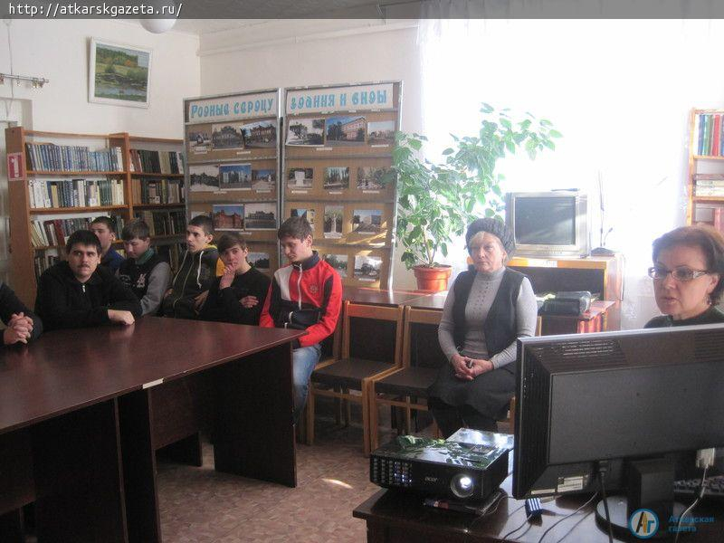 Лицеистам рассказали показали 125 граммов блокадного хлеба