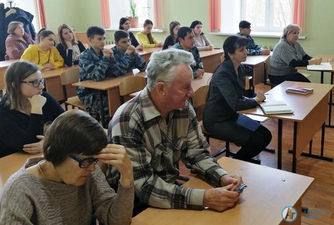 Лидер саратовских поисковиков помогает открыть в Аткарске Пост памяти