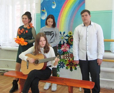 Литературный клуб пригласил дошкольников на «Осенние забавы».