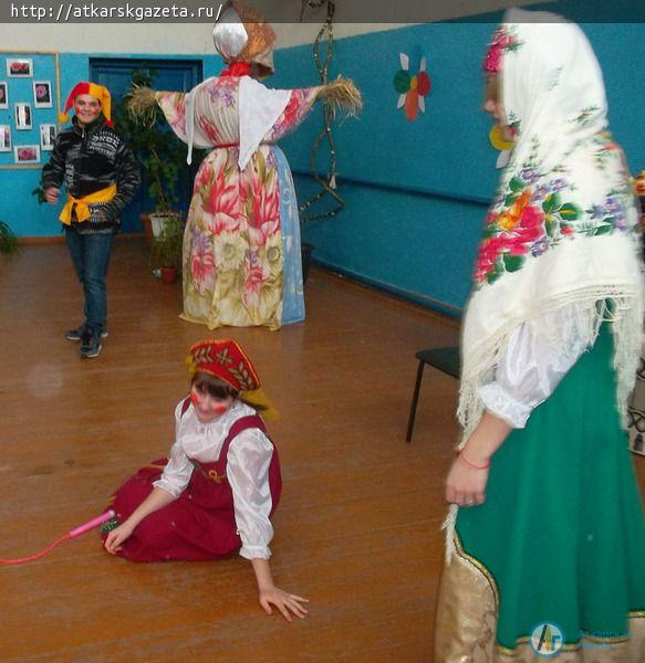 Лопуховцы дружно зазывали весну