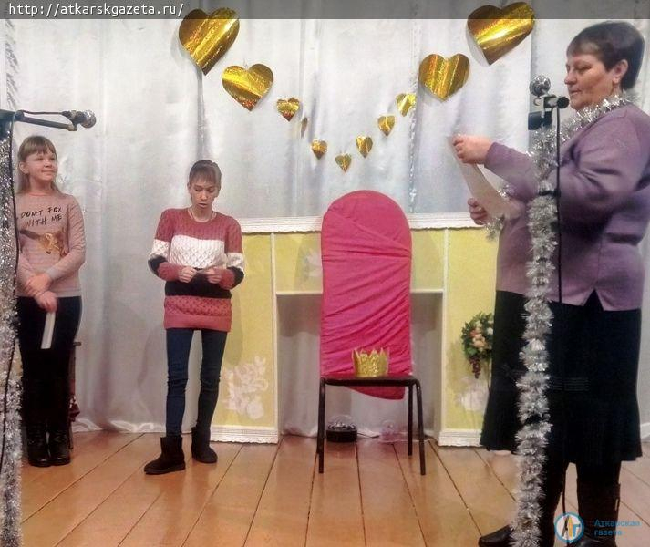 Лучшего знатока сказок возвели на трон в Большой Екатериновке