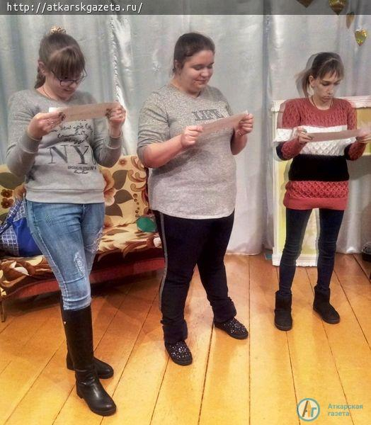 Лучшего знатока сказок возвели на трон в Большой Екатериновке