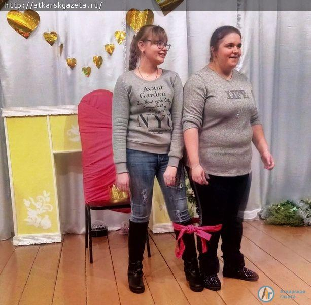 Лучшего знатока сказок возвели на трон в Большой Екатериновке