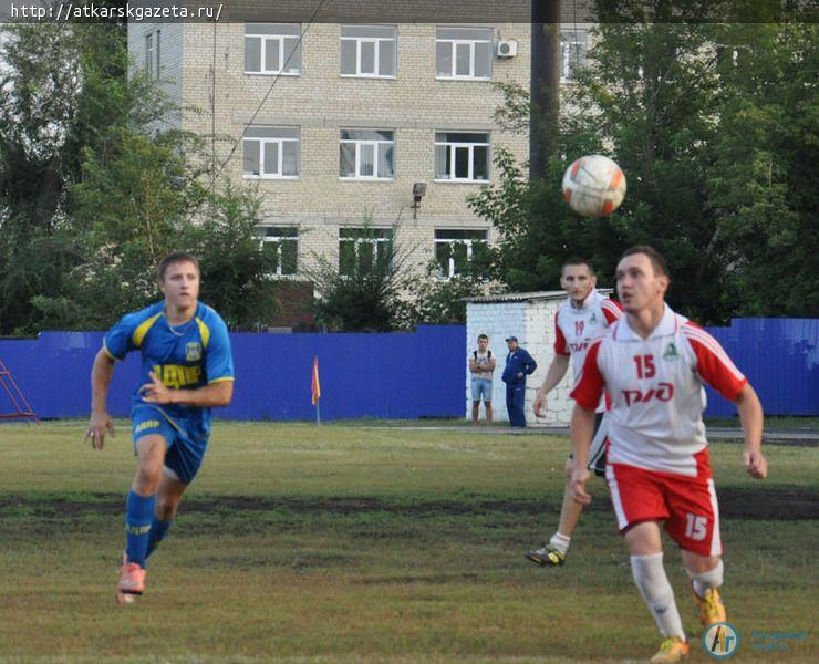 Лучшей клубной командой в Аткарске стал "Локомотив"