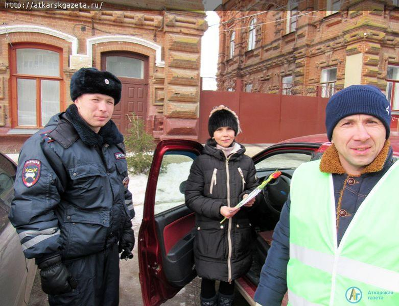 Максим АНТОНОВ поздравил с праздником 65 автоледи