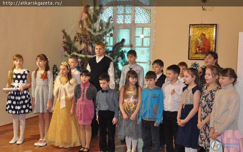 Мария ТАЛАЛАЕВА сделала для Рождественского конкурса 17 открыток (Фото)
