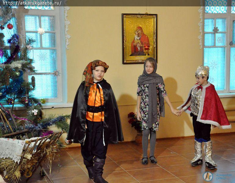 Мария ТАЛАЛАЕВА сделала для Рождественского конкурса 17 открыток (Фото)