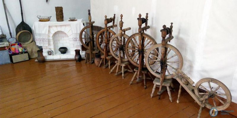 Мини-музей «Истоки истории» продолжает пополняться новыми экспонатами