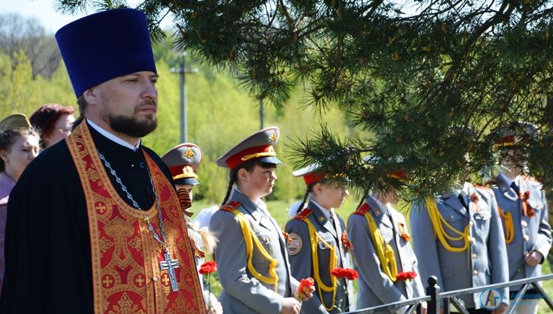 Митинг памяти прошел у братской могилы советских воинов в Аткарске