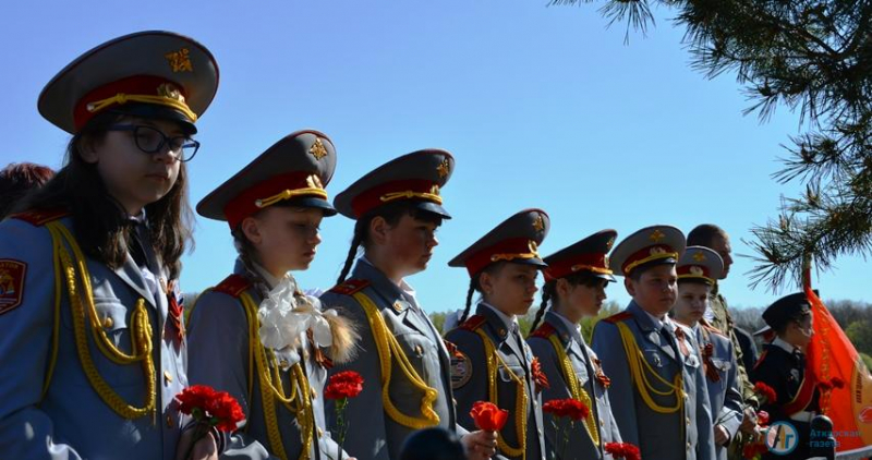 Митинг памяти прошел у братской могилы советских воинов в Аткарске