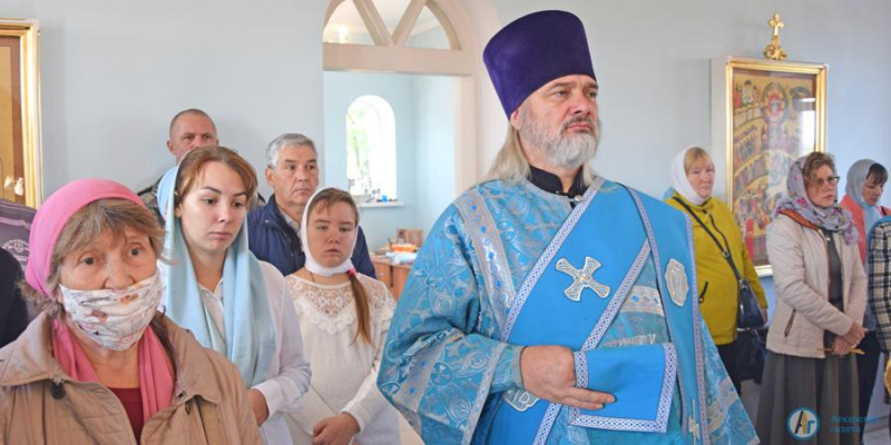 Митрополит Игнатий отслужил литургию в ершовском храме 