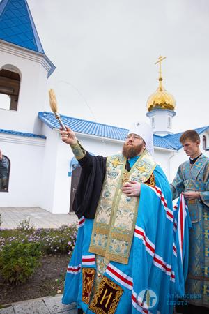 Митрополит Игнатий совершил литургию в Ершовском храме