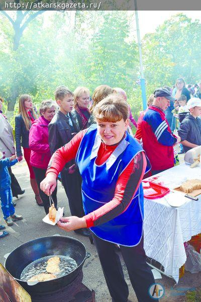 На Аткаре стоит чудесный город, и нет на свете нам его милей