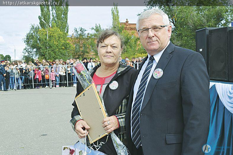 На Аткаре стоит чудесный город, и нет на свете нам его милей