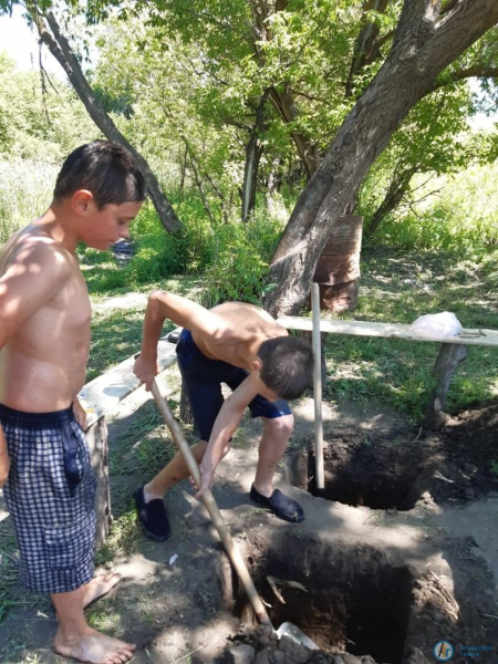 На берегу Белгазинки сельчане благоустроили пляж 