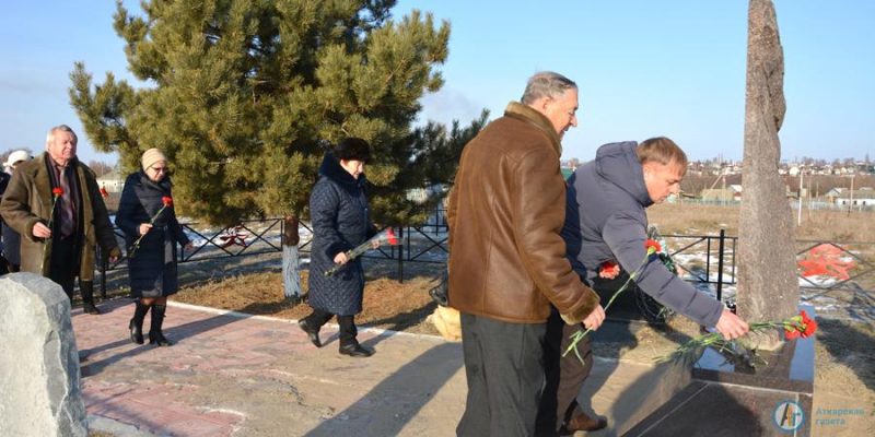 На братской могиле советских солдат появилось 12 новых имен