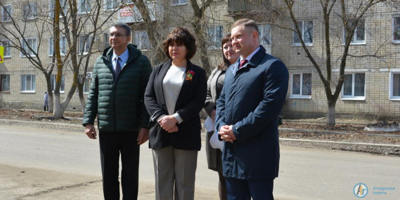 На фасаде колледжа открыли мемориальную доску в честь Гагарина