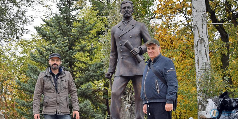 На «КЛАССной улице» установили памятник Федору Павлюкову