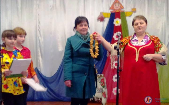 На Масленицу в Большой Екатериновке пели частушки и угощались блинами