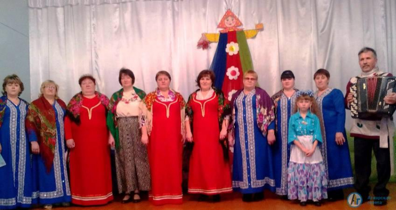 На Масленицу в Большой Екатериновке пели частушки и угощались блинами