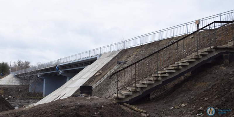 На мосту через Аткару открыто двухполосное движение