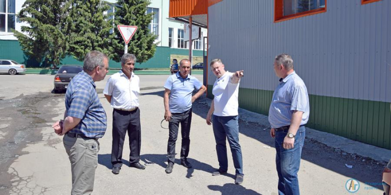 На Привокзальной площади появились 8 аткарских фонарей