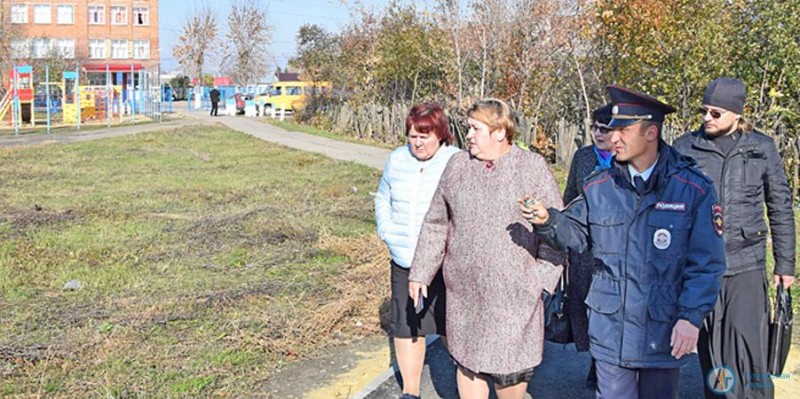 На школьном маршруте от «Юности» до МЭЗа поставят забор