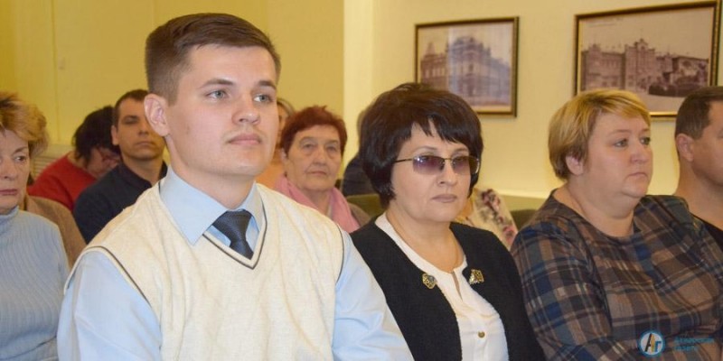 На школьном маршруте от «Юности» до МЭЗа поставят забор