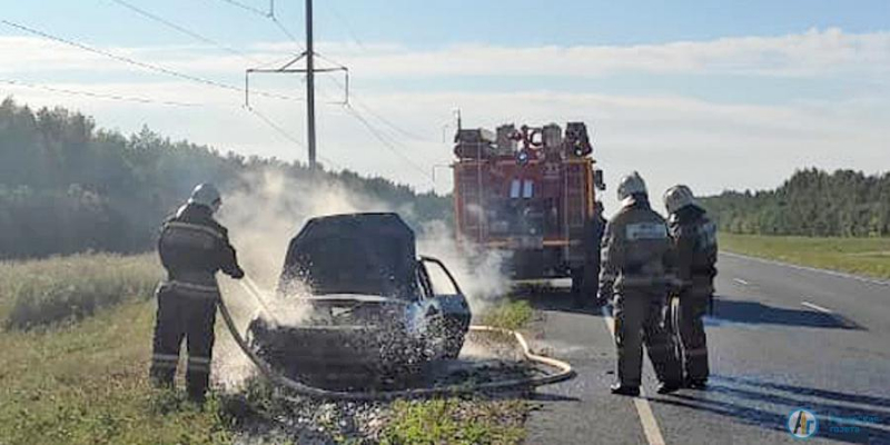 На трассе под Аткарском сгорела «Приора»