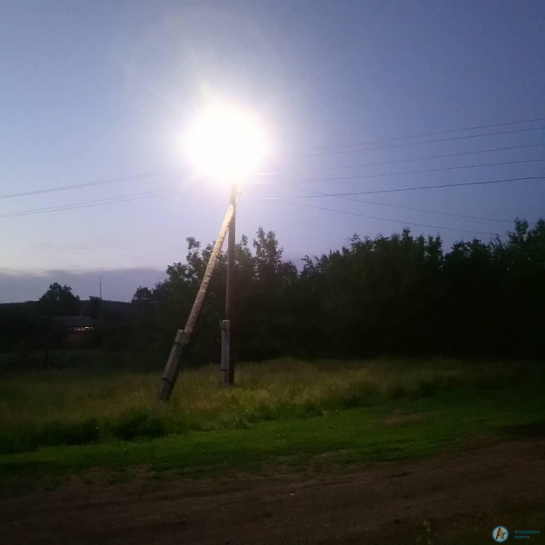 На улице Фабричной зажглись фонари уличного освещения