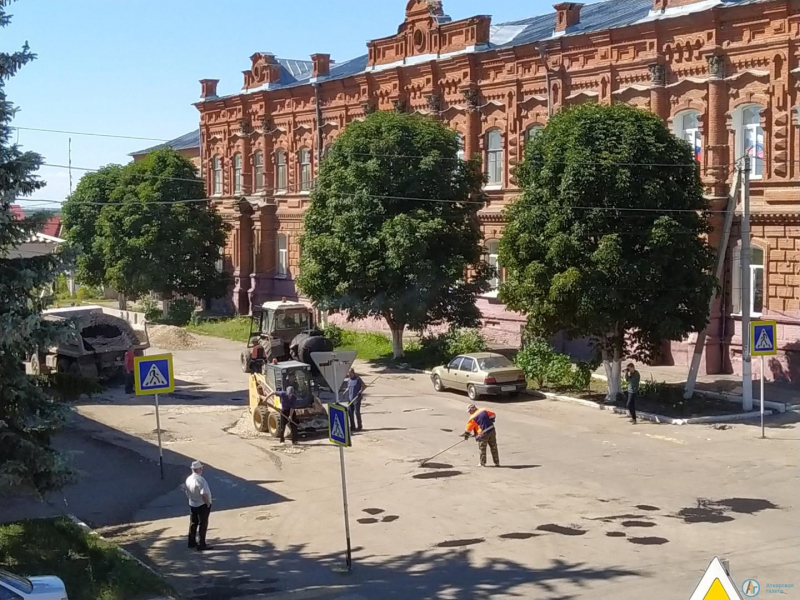 На улице Ленина начали ремонт дороги