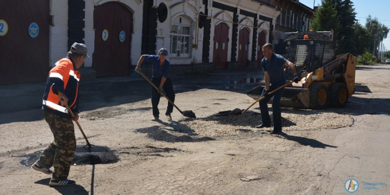 На улице Ленина начали ремонт дороги