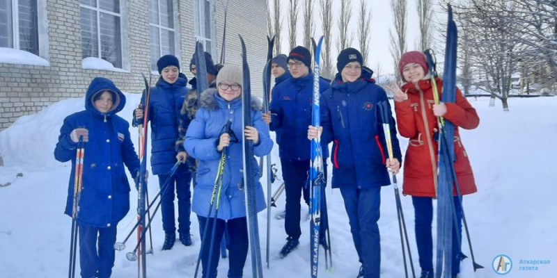  Коллектив Лопуховской школы принял участие в "Лыжне России"