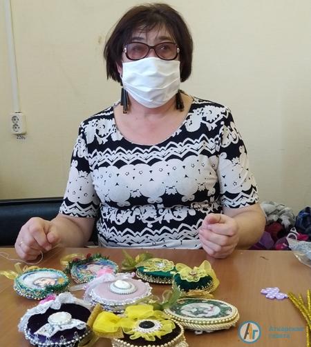 Ольга Андриянова создает авторскую коллекцию новогодних украшений