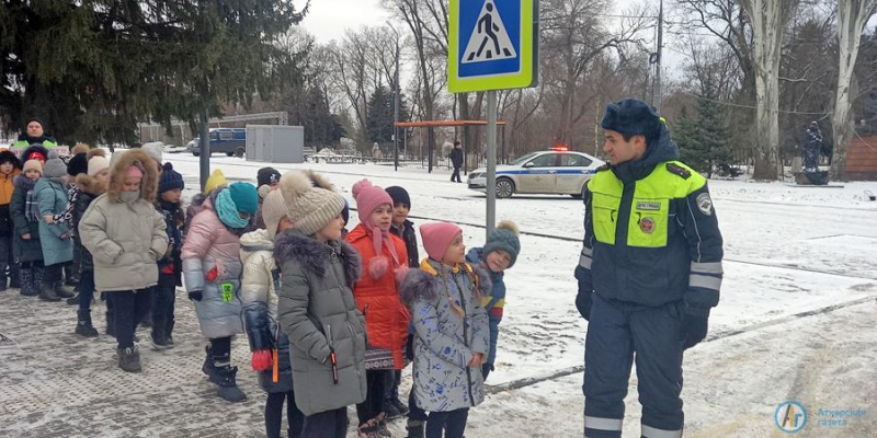 Первоклассникам показали безопасный маршрут домой