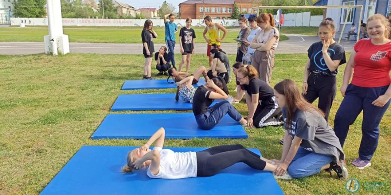 Первокурсники из аткарского колледжа выполнили нормативы ГТО  