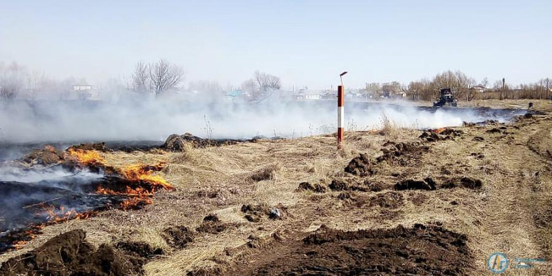 Под Барановкой пенсионер устроил масштабный пожар 