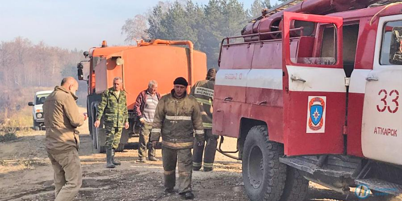 Под Варыпаевкой вторые сутки бушует масштабный лесной пожар