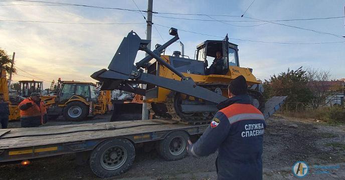 Под Варыпаевкой вторые сутки бушует масштабный лесной пожар